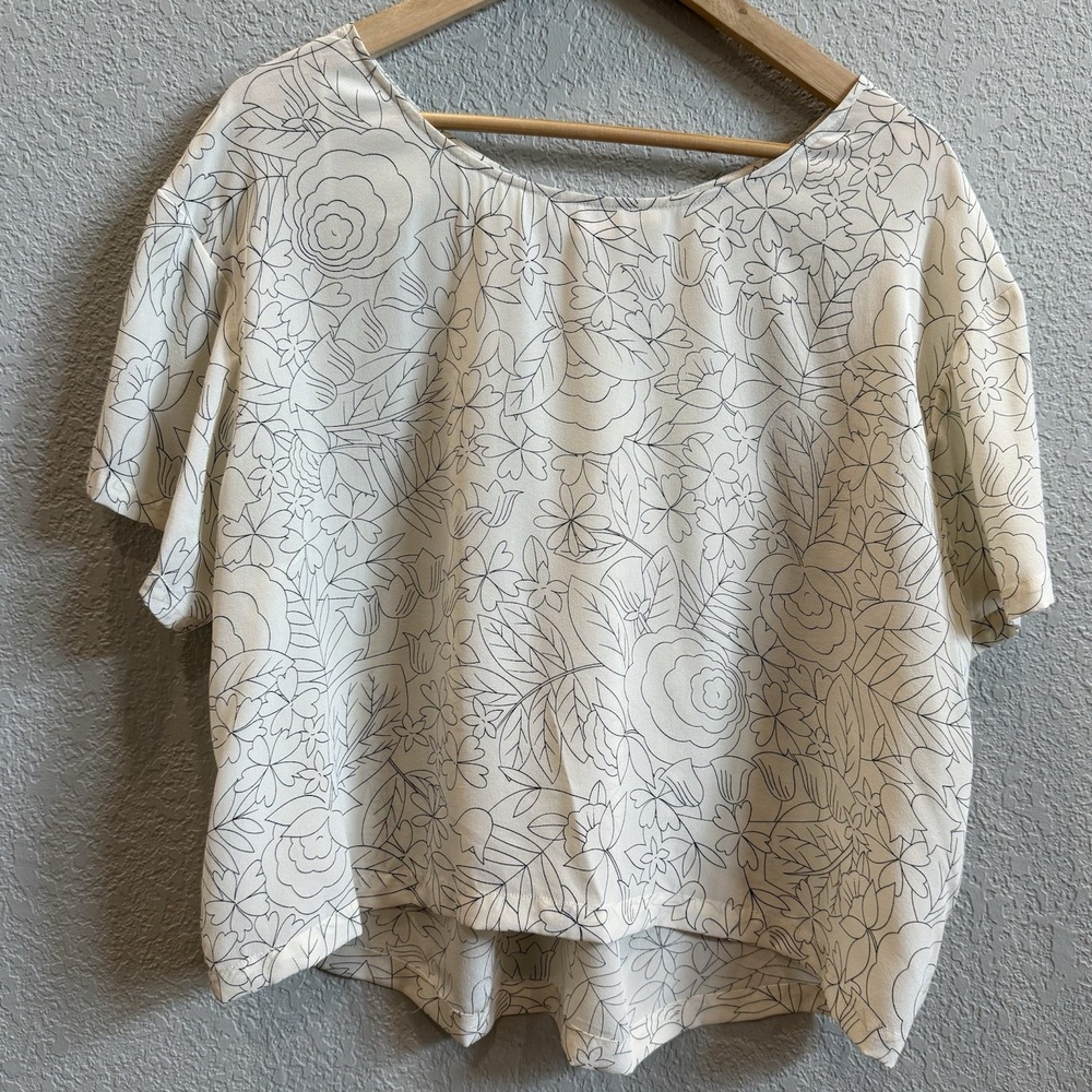 Postmark Anthropologie 100% Silk Blouse Short Sleeve Round Neck Size 10